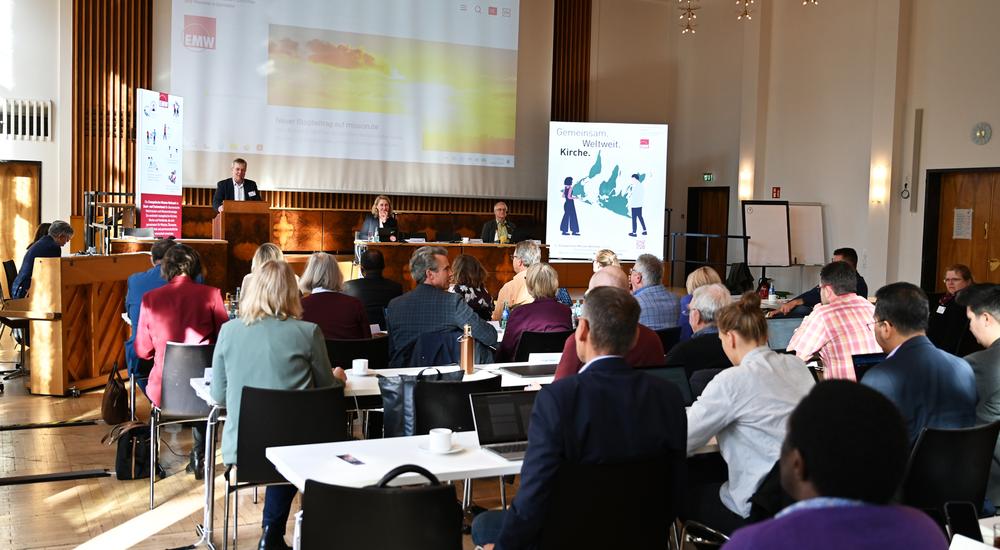Am 14. Oktober ist die EMW-Mitgliederversammlung in Frankfurt am Main mit dem Bericht des Vorstandsvorsitzenden Dietmar Arends gestartet.