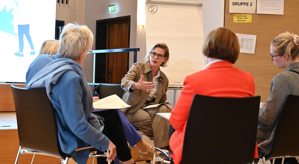Ob in Kleingruppen oder im Plenum &ndash; auf der EMW-Mitgliederversammlung wurde intensiv diskutiert und gemeinsam beraten.