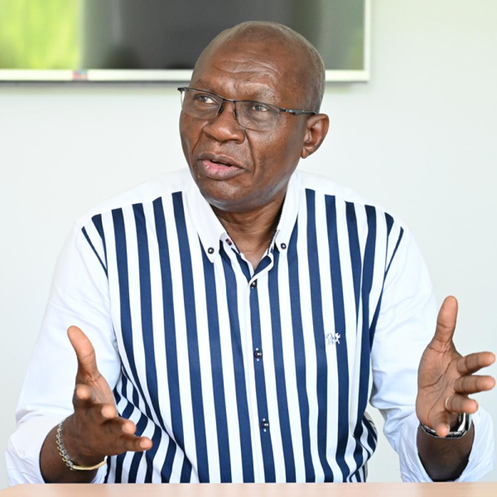 Prof. Dr. Eale Bosela
